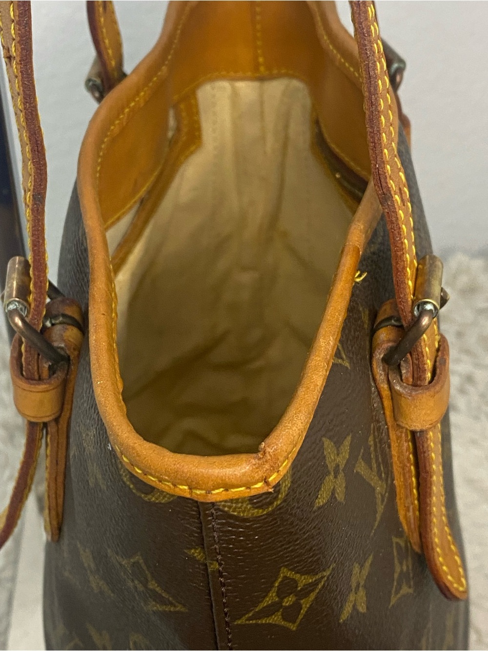 Louis Vuitton Monogram Vintage PM Bucket Bag in Brown and Tan Leather - Picture 10 of 16